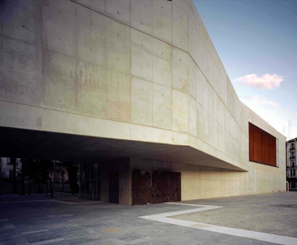 Fachada del Museo Valenciano de la Ilustración y la Modernidad.