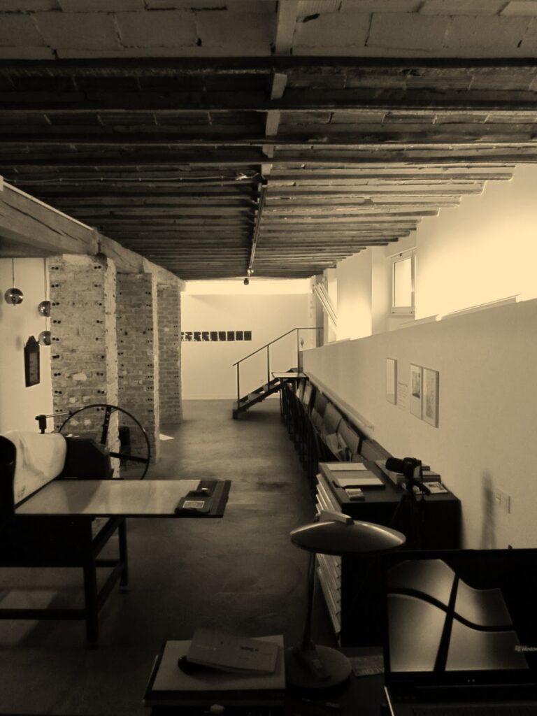 Vista interior del taller La Taller - Directorio de talleres Totenart