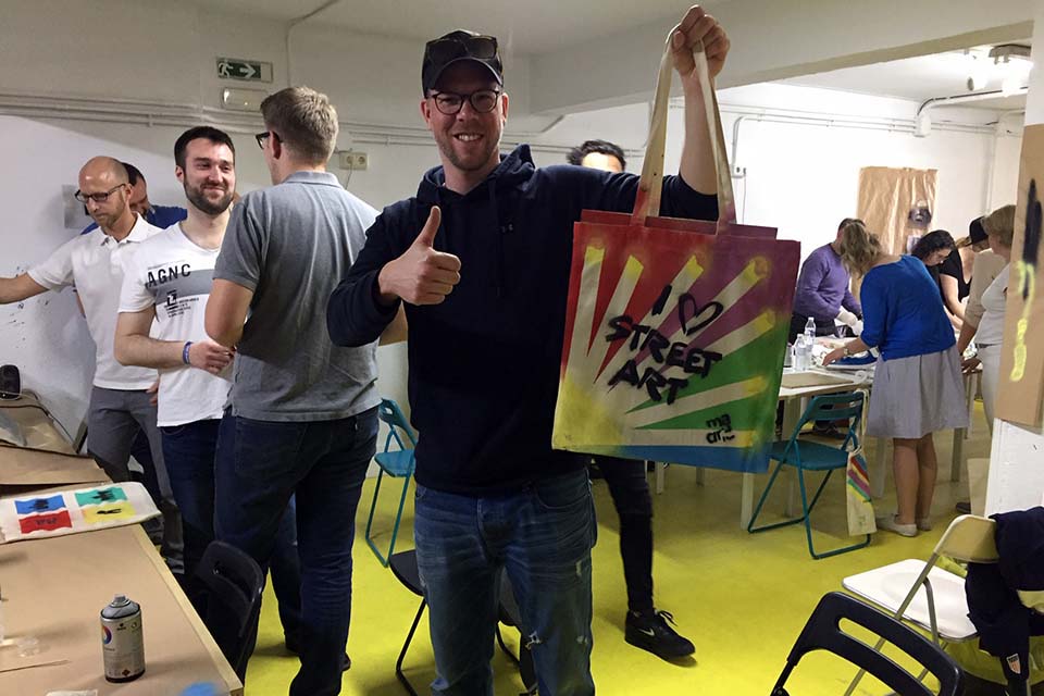 Taller de arte urbano y graffiti con Cooltourspain