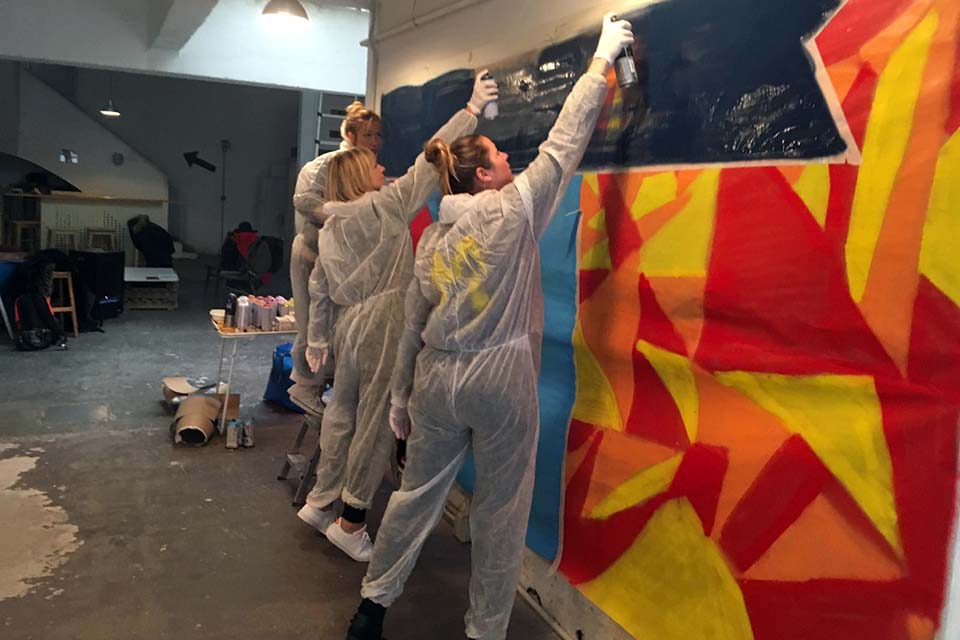Taller de arte urbano y graffiti con Cooltourspain