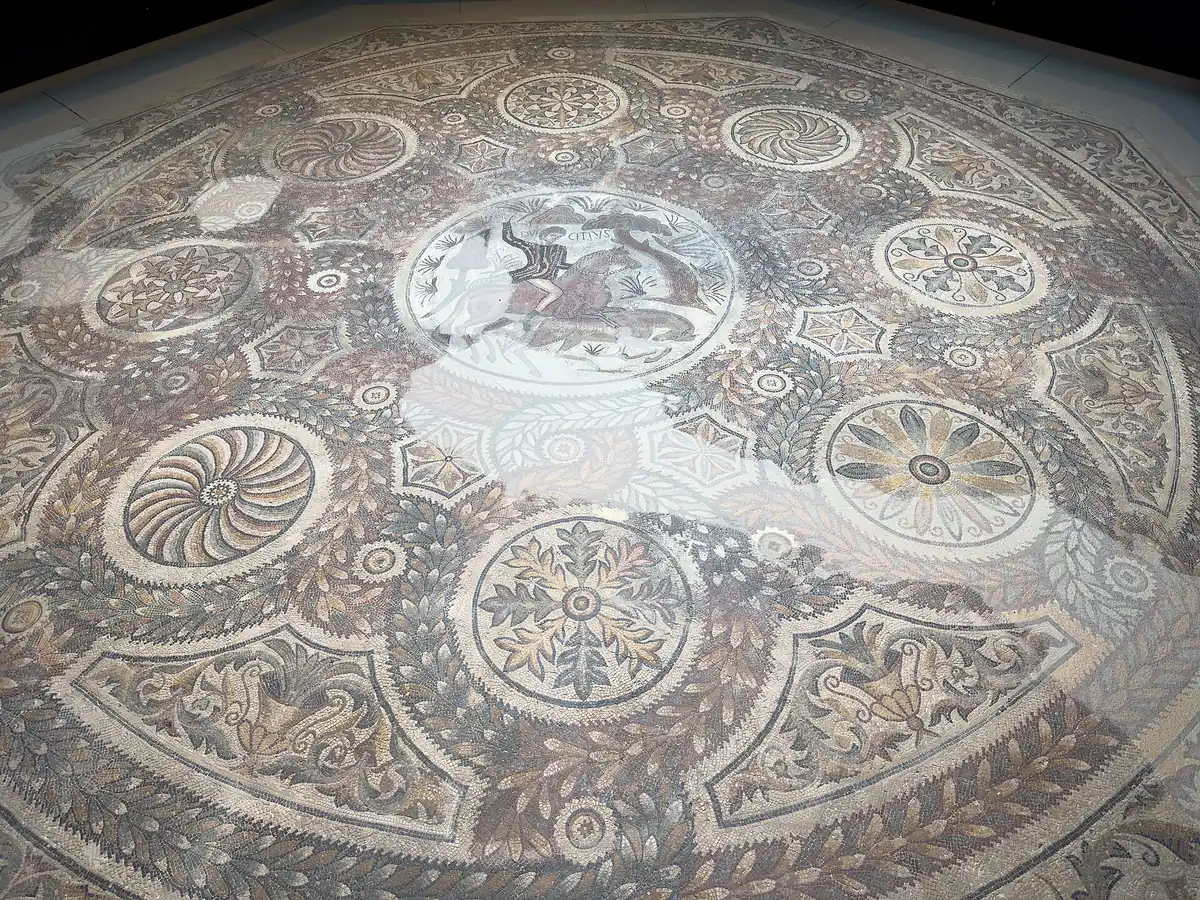 Mosaicos romanos expuestos en el Museo de Navarra
