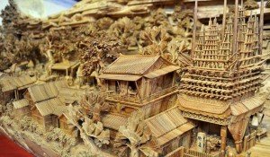 Vista detalle viviendas escultura gigante de record - Noticas de Arte totenart