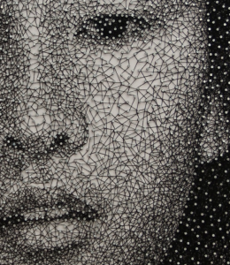 Detalle de boca cuadro hecho con clavos e hilo - Noticias de arte