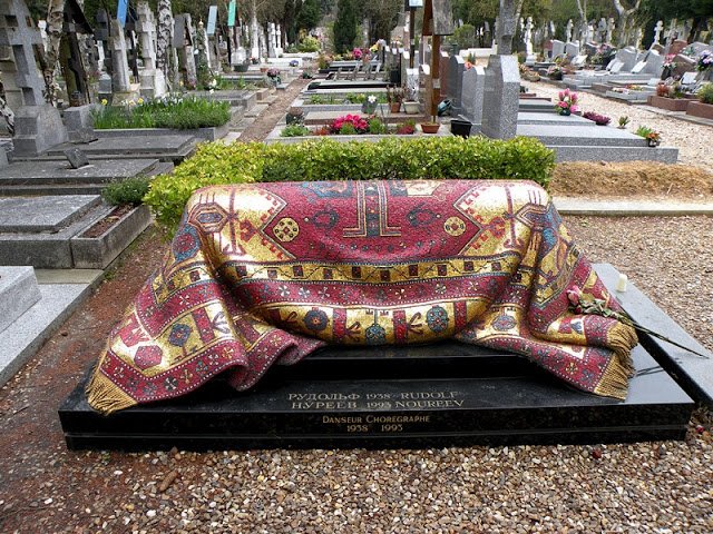 Regalo Secreto: Marcapáginas Totenart 5 Nureyev tumba paris totenart 1