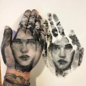 russell-powell-pintura-de-manos-totenart-