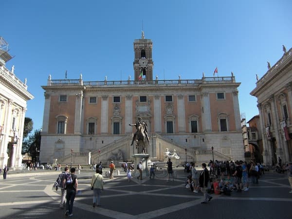 5 Obras de Miguel Ángel para visitar gratis 6 totenart-Plaza-Campidoglio-obras-miguel-angel-gratis