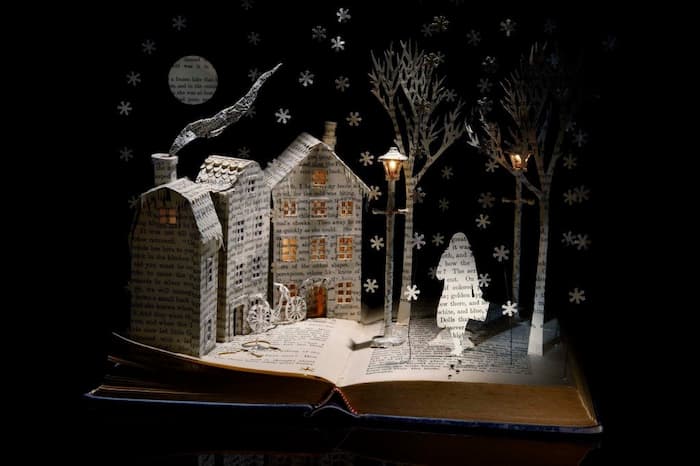 Esculturas de papel de libros por Su Blackwell 2 totenart material bellas artes sue blackwell escultura vendedora cerillas cuento