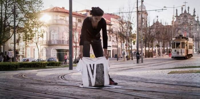 raubdruckerin tren lisboa totenart 1024x508 1