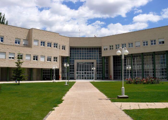 Edificio de Bellas Artes, Facultad de Ciencias Sociales y Humanas, Universidad de Zaragoza, Teruel