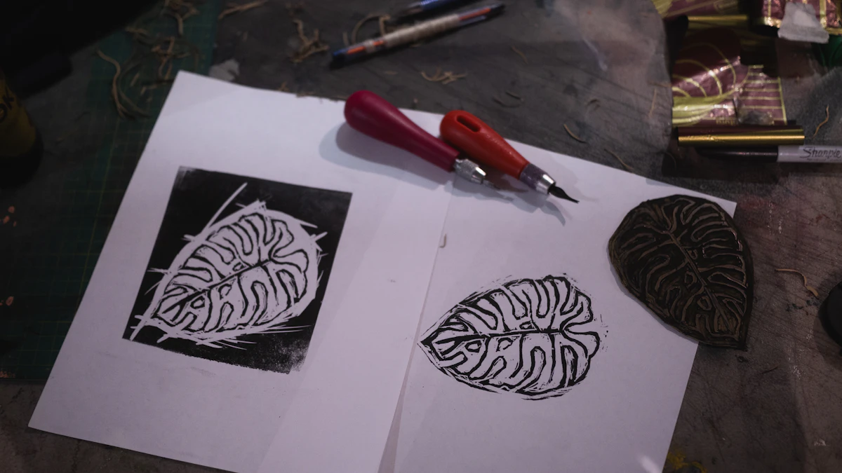 Estampa de linograbado de una hoja junto a una gubia, imagen de Totenart para el concurso Dcoop 2027