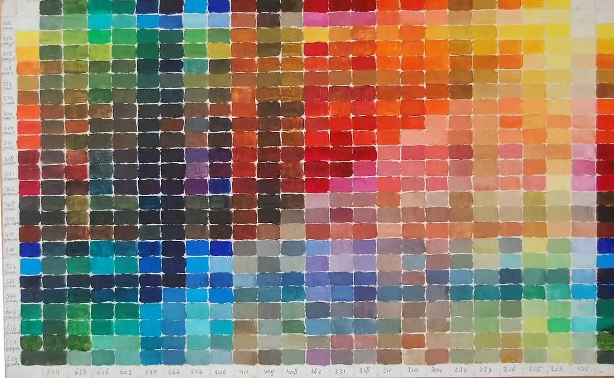 Carta de mezclas de pintura al óleo con distintos tonos de verde y otros colores – totenart
